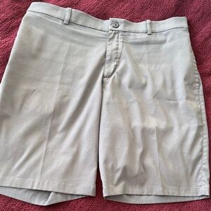 Nike Men's Light Gray Flat Front Shorts Golf